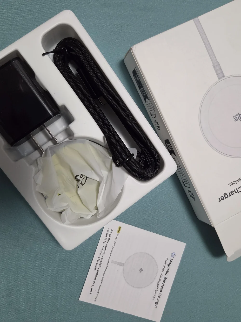 Amazon Magnetic Wireless Charger - White